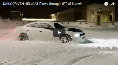 VIDEO: Priveşte cât de frumos se joacă acest Dodge Charger SRT Hellcat în zăpadă :) - Photo
