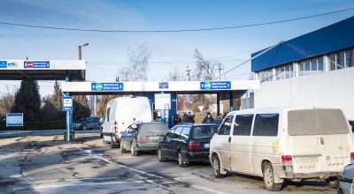 Poliţiştii de frontieră vor putea verifica acum existenţa şi valabilitatea VINIETEI! Mai multe falsuri au fost depistate - Photo