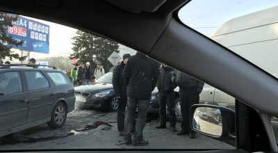Accident în capitală. Cel puțin 4 mașini implicate. - Photo