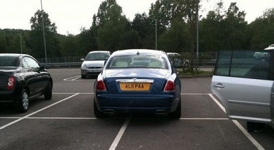 Parchează prost ca să se protejeze de cei care parchează prost! Se întâmplă în UK şi fenomenul ia amploare - Photo