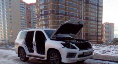 Ai rămas fără faruri la maşină? Poate fi şi mai rău de atât! Iată un Lexus LX descompletat peste noapte! - Photo