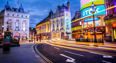 A dat cu maşina într-o groapă iar primăria i-a achitat 11.000 de euro despăgubiri! - Photo