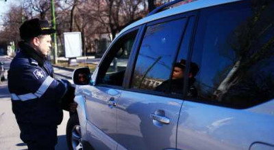 Operațiunea ”Umbriș” - 656 de șoferi amendați pentru geamuri umbrite! - Photo