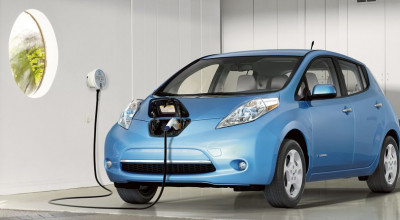 În Estonia un vehicul electric a avut de suferit în urma fulgerului - Photo