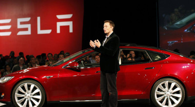 Elon Musk, propovăduitorul maşinilor electrice, are în garaj două automobile cu motoare pe benzină! - Photo