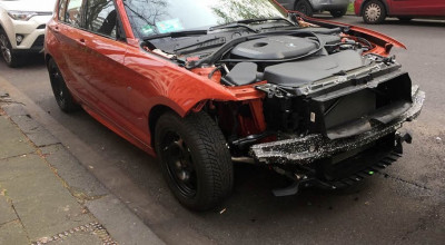 I-au dezmembrat maşina direct în stradă! Nici măcar interiorul nu a scăpat neatins - Photo