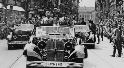 Mercedesul de paradă al lui Adolf Hitler va fi vândut la licitaţie - Photo