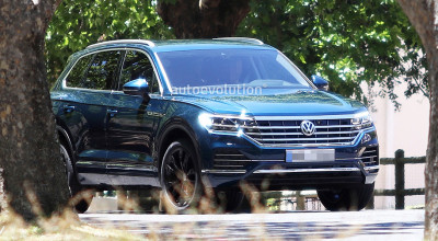 Volkswagen Touareg apare fără camuflaj pe fotografiile spion cu patru luni înainte de lansare - Photo
