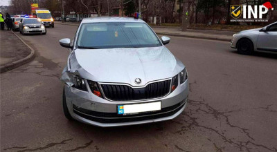 Moldova: Când vrei să fii vedetă, cu o Skoda Octavia, girofare instalate şi conectate, circulând cu viteză şi pe trotuar! - Photo
