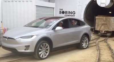 (VIDEO) Tesla Model X a tractat un șir de vagonete cu o masă totală de 113 tone - Photo