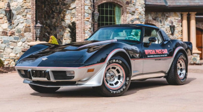 Unica colecție din lume de pace-car-uri Chevrolet Corvette, va fi scoasă la licitație! - Photo