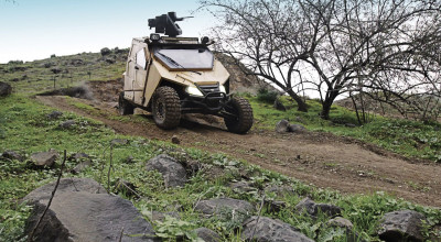 Israelul patrulează granițele cu ATV-uri blindate și înarmate - Photo