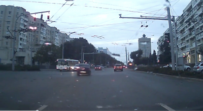 (VIDEO) A vrut să facă un exercițiu de drift cu Dacia Logan dar și-a accidentat automobilul! - Photo