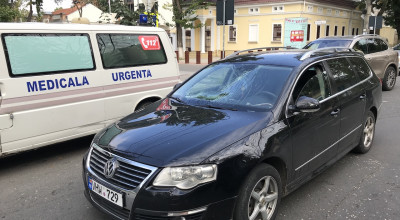 VIDEO: Un bărbat a fost lovit din plin chiar pe trecerea de pietoni! Șoferul nici nu a frânat - Photo