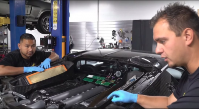 Economisește 21.000 de dolari și schimbă de unul singur uleiul de motor la Bugatti! (VIDEO) - Photo