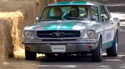 (VIDEO) Siemens a vrut să se laude cu un Mustang vechi dotat cu autopilot, însă doar s-a făcut de rușine - Photo