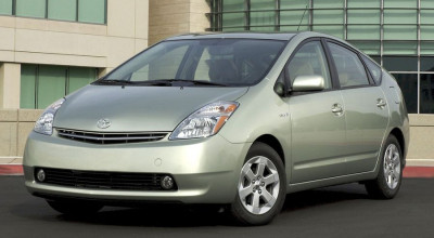 Toyota recheamă în service 2.43 milioane de exemplare hybrid printre care Prius și Auris! - Photo