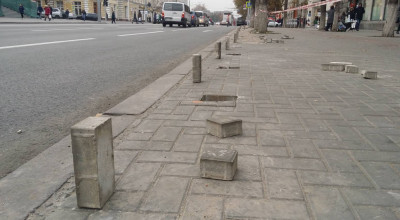 PILONI speciali pentru a împiedica PARCAREA pe trotuare! Iată cum va fi ”curățat” centrul capitalei de aglomerația de mașini - Photo