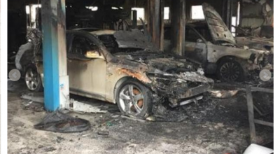 (VIDEO) Un scurtcircuit la Range Rover, a dus la un incendiu imens?! Se spune că au ars toate mașinile din service! - Photo