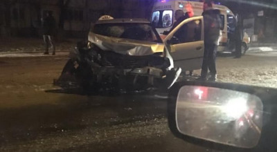 (FOTO) Accident violent în această noapte la Buiucani! Vinovați se fac cei de la Apă-Canal - Photo