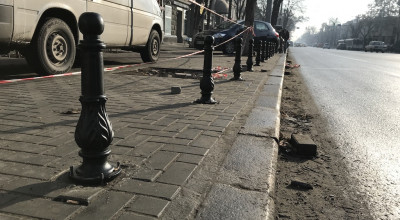 În centrul capitalei, au demarat lucrările de instalare a pilonilor anti-parcare! - Photo