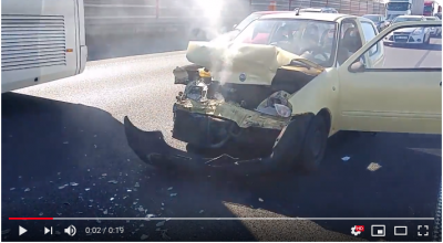 (VIDEO) Acest Fiat a tamponat din spate un alt automobil, nu un perete. Ghicești mașina? - Photo