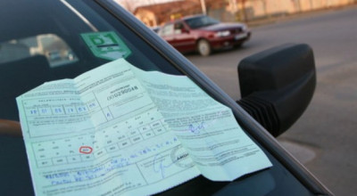 UTIL: Află în ce cazuri te despăgubește Cartea Verde și cum ceri restituirea primei de asigurare achitate - Photo