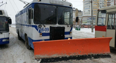 (VIDEO) RTEC a scos pe străzi un troleibuz special echipat pentru deszăpezire! - Photo