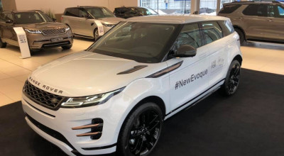 Noul Land Rover Evoque a ajuns în Moldova. Micul Velar poate fi admirat în showroom - Photo