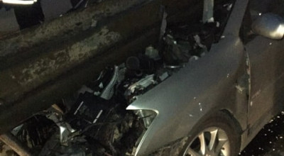 (VIDEO) Accident grav în apropiere de Măgdăcești! Șoferul unei Toyota a adormit la volan și a intrat în parapet - Photo