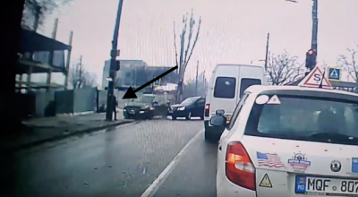 (VIDEO) Născută-n cămașă?! Pietonul a rămas în viață ca prin minune, reușind să se ferească de mașină! - Photo