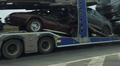 Încă un retro automobil văzut la intrare în țară! Este un Chevrolet Corvette C3 Stingray! - Photo