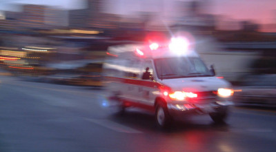 Efectul benefic al găurilor de pe șosea! Un pacient și-a revenit după ce ambulanța a ”călcat” într-o groapă - Photo