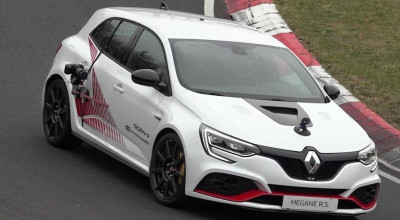(VIDEO) Noul Megane RS Trophy-R este practic gata de lansare! Hatchback-ul de performanță a fost surprins în teste la Nurburgring - Photo
