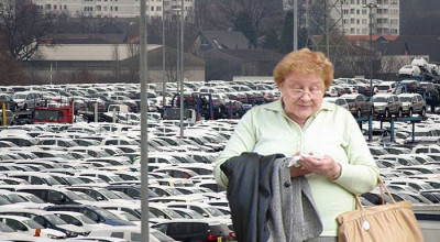 Bombă! În Germania, a fost găsită băbuța cu 60.000 de Golf-uri cu care merge doar la piață! - Photo