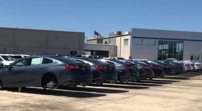 Au furat roţile a 31 de vehicule din parcarea unui dealer auto! Cele 124 de roţi valorau peste 100.000 de euro - Photo