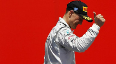 Fostul şef al echipei de Formula 1 Ferrari, declară că Michael Schumacher face progrese şi urmăreşte cursele F1! - Photo