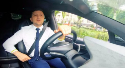 Președintele ucrainean, Vladimir Zelenski, conduce o Tesla Model X ! - Photo