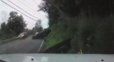 (VIDEO) Uite ce pățești atunci când te uiți în telefon în loc să fii atent la drum! - Photo