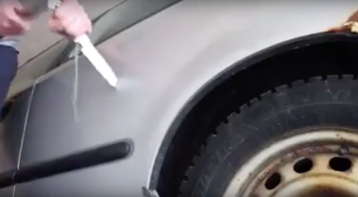 (VIDEO) Ți-ai uitat cheile în mașină? Vezi o ”altă” metodă de a le scoate din interior! - Photo