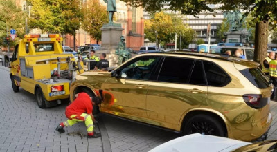 Un BMW X5 M somat de polițiștii din Germania pentru că era prea SCLIPITOR! - Photo