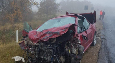 Încă un accident în țară cu trei persoane decedate. Peugeot-ul a ieșit pe contrasens... - Photo