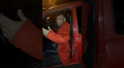 (VIDEO) Societatea luptă cu șoferii băuți la volan! Un tânăr a intervenit și i-a luat cheile de la mașină, după care a chemat poliția - Photo