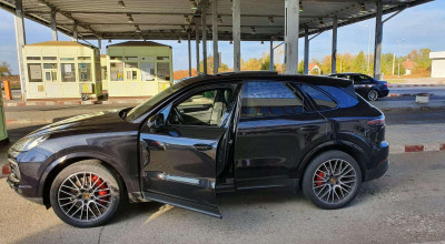 Furat din Italia - reținut în Vamă. Un Porsche Cayenne nu se va putea alătura fraților din Moldova. - Photo