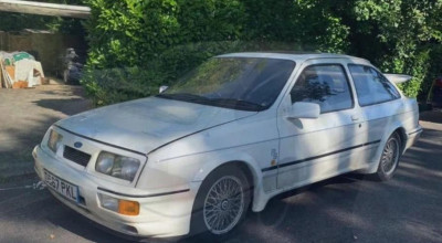 Un Ford Sierra RS Cosworth care a stat într-un garaj 28 de ani, a fost vândut la preț de Panamera! - Photo