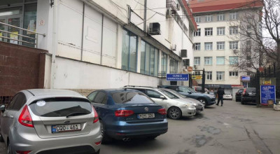 Atenție Șoferi unde parcați! În unele locuri se pun și cuie sub roți, dacă nu plătești - Photo