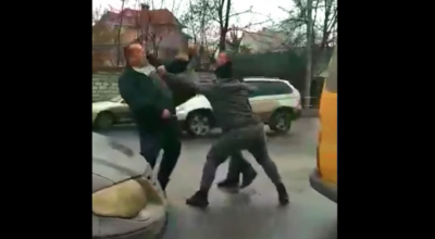 (VIDEO) Doi șoferi din capitală s-au bătut în plin trafic! S-au oprit doar după intervenția poliției - Photo