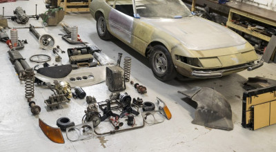 (FOTO) LEGO pentru băieți mari: Un Ferrari de 40 de ani, complet dezasamblat, va fi scos la licitație! - Photo