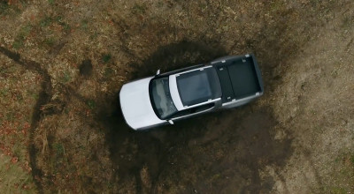 (VIDEO) Vezi cum se dă în spectacol pickup-ul electric Rivian, cu modul Turn Tank activat! - Photo