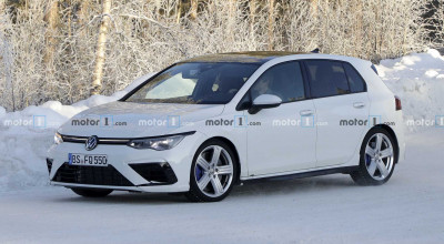 (FOTO) Noul Volkswagen Golf R, a fost surprins de fotografii spioni, absolut decamuflat! - Photo